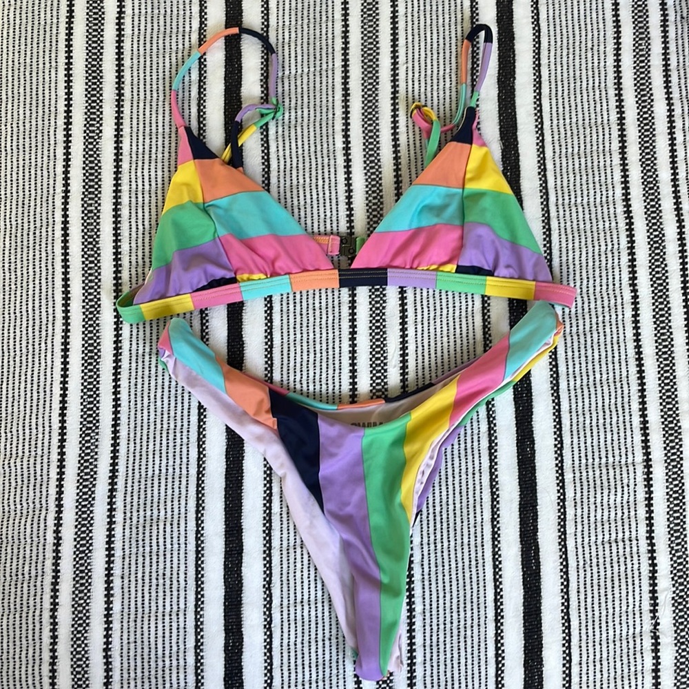 Super cute cheeky INC Swim set size xs bottoms and M top.